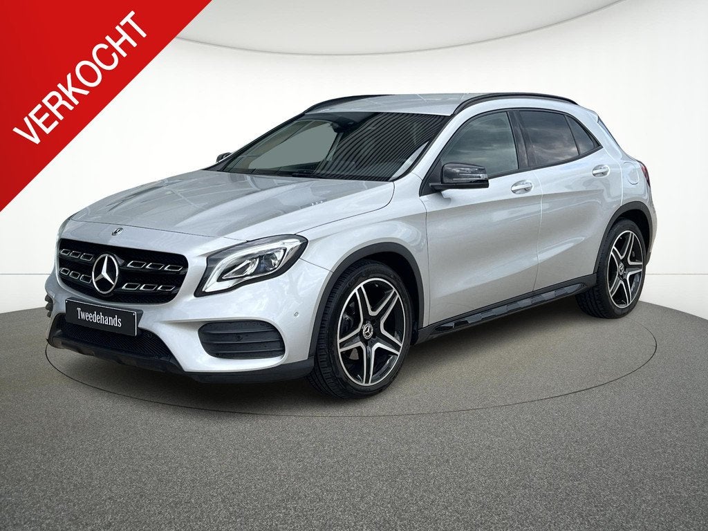 Mercedes-Benz GLA-klasse 200 amg line, Auto's, Stof, 4 cilinders, 1595 cc, Bedrijf