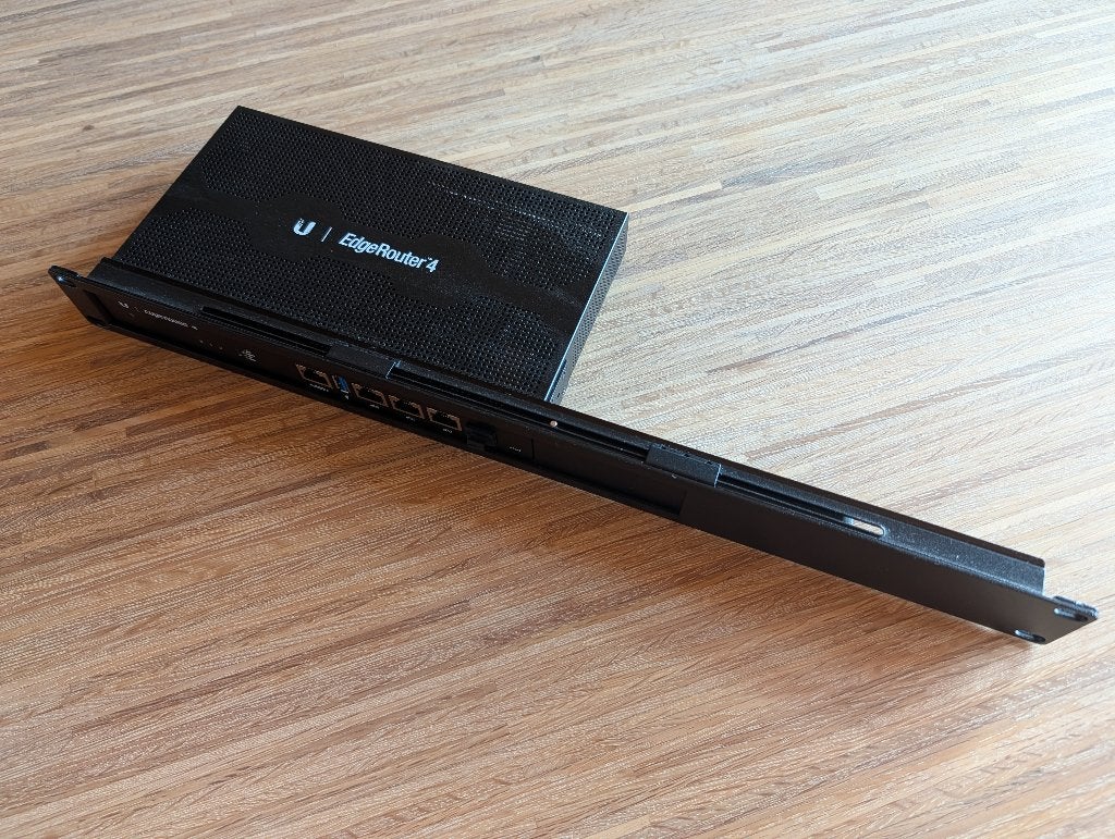 EdgeRouter 4 incl. Rackmount, Ophalen, Gebruikt, Router, Ubiquiti