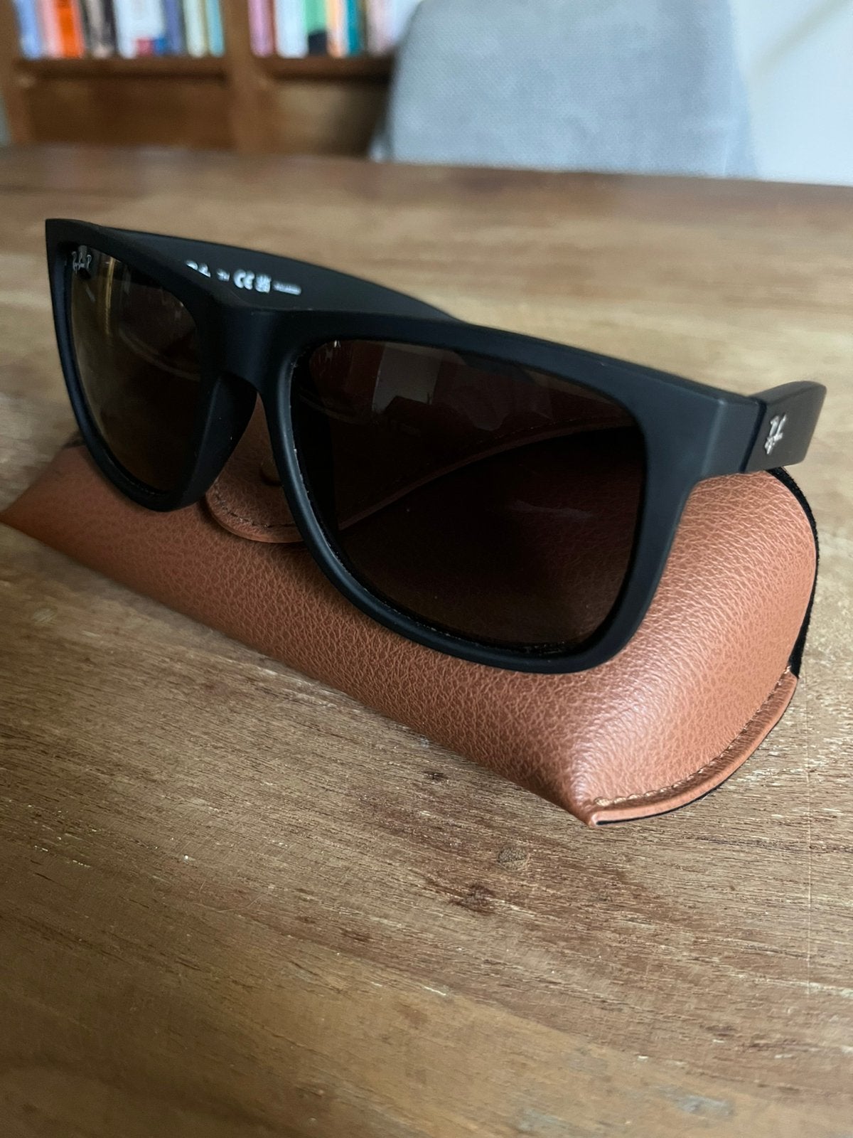 Ray-Ban Justin RB4165 Polarized, Handtassen en Accessoires, Zonnebril, Zwart, Nieuw, Ophalen of Verzenden