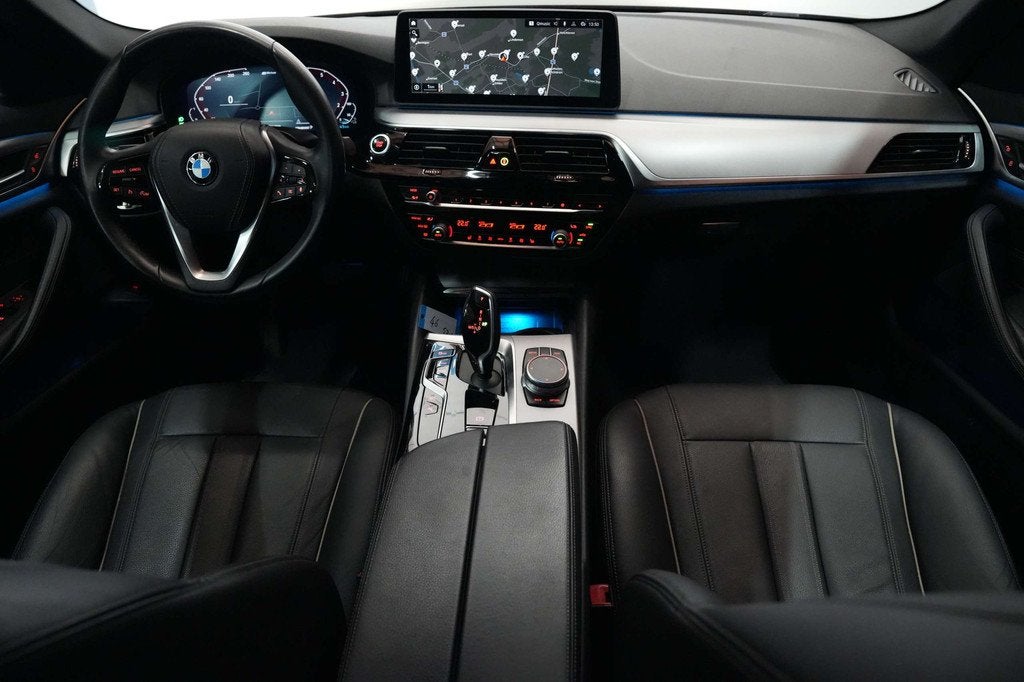BMW 530 eA Plug in Hybride Benzine Garantie Facelift Touri, Cuir, Euro 6, Carnet d'entretien, Noir