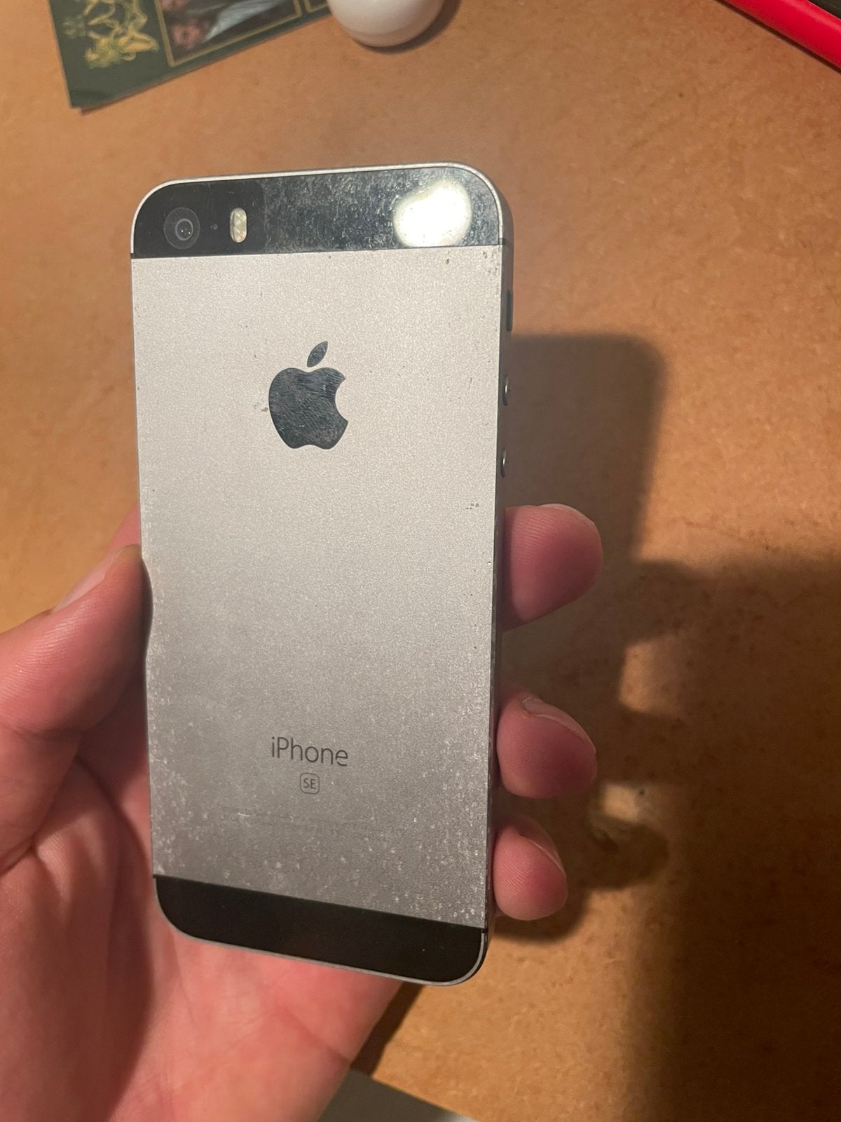 iPhone SE - 64 GB, Ophalen of Verzenden, Zo goed als nieuw, Bescherming