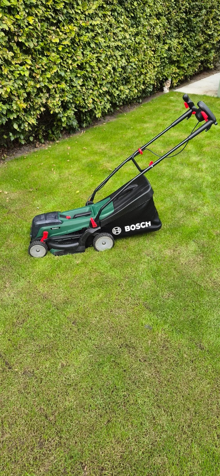 Bosch UniversalRotak 2x18V-37-550 (Accugrasmaaier), Tuin en Terras, Ophalen, Cirkelmaaier, Gebruikt, Opvangbak