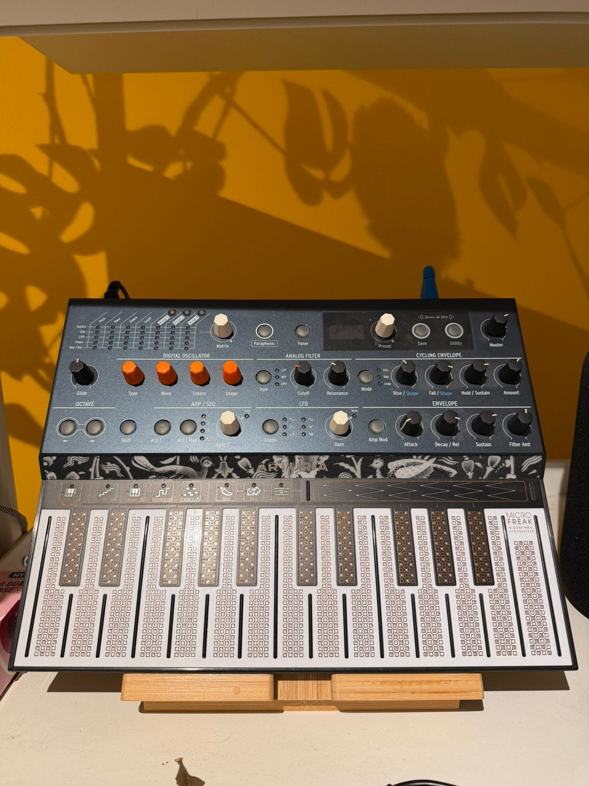 Arturia Microfreak + Decksaver, Ophalen, Zo goed als nieuw