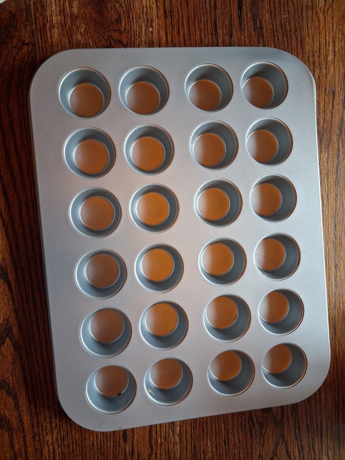 bakvorm 6 x 4 vormpjes 4 cm diameter, Ophalen, Zo goed als nieuw, Bakvorm