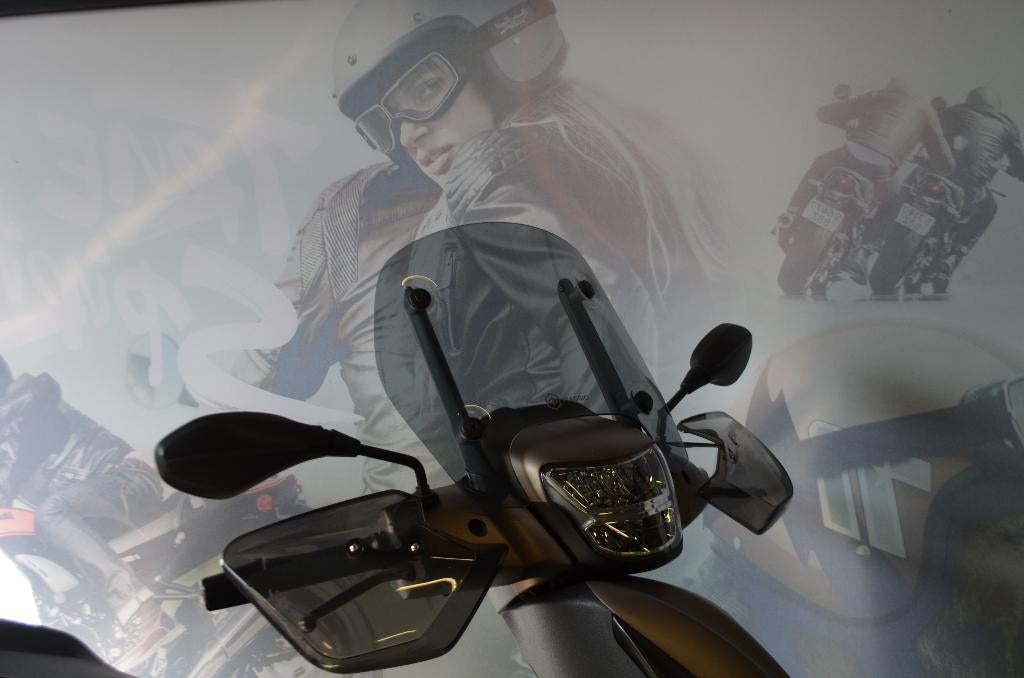 Piaggio Vespa Medley 125 cc B, nombreux extras  pérmis A1 -B, Scooter, Entreprise, Permis Moto A1 minimum, Contrôle de traction