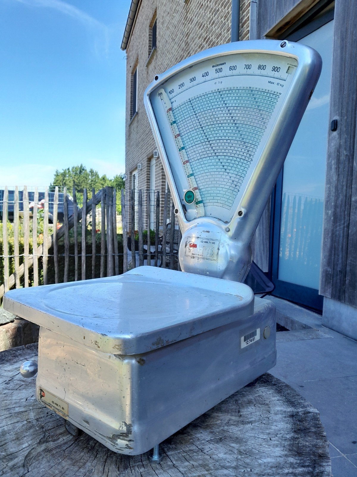 Balance de vente au détail vintage, Enlèvement
