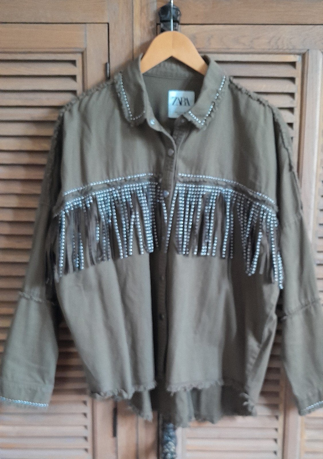 Prachtige jas met franjes Zara large., Kleding | Dames, Zara, Ophalen of Verzenden, Zo goed als nieuw, Maat 42/44 (L)