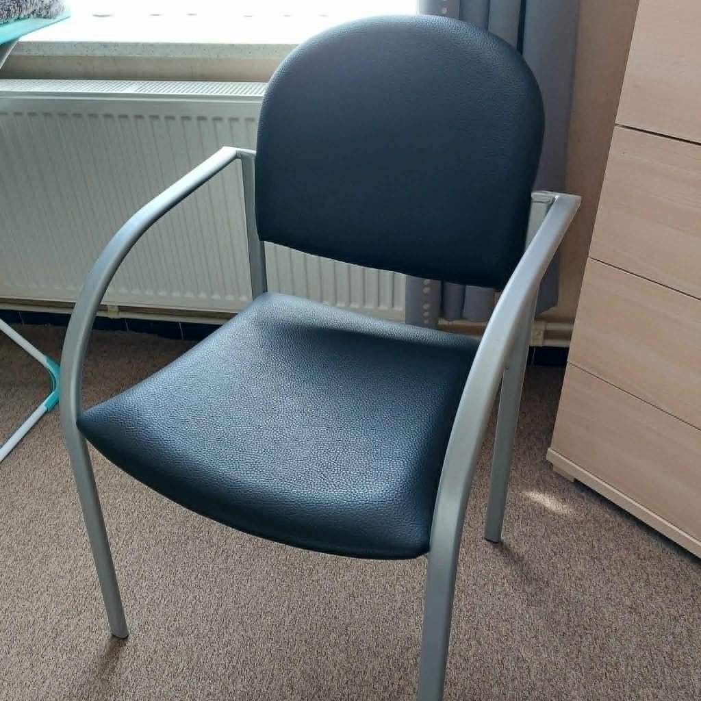 Stoelen, Ophalen, Zo goed als nieuw