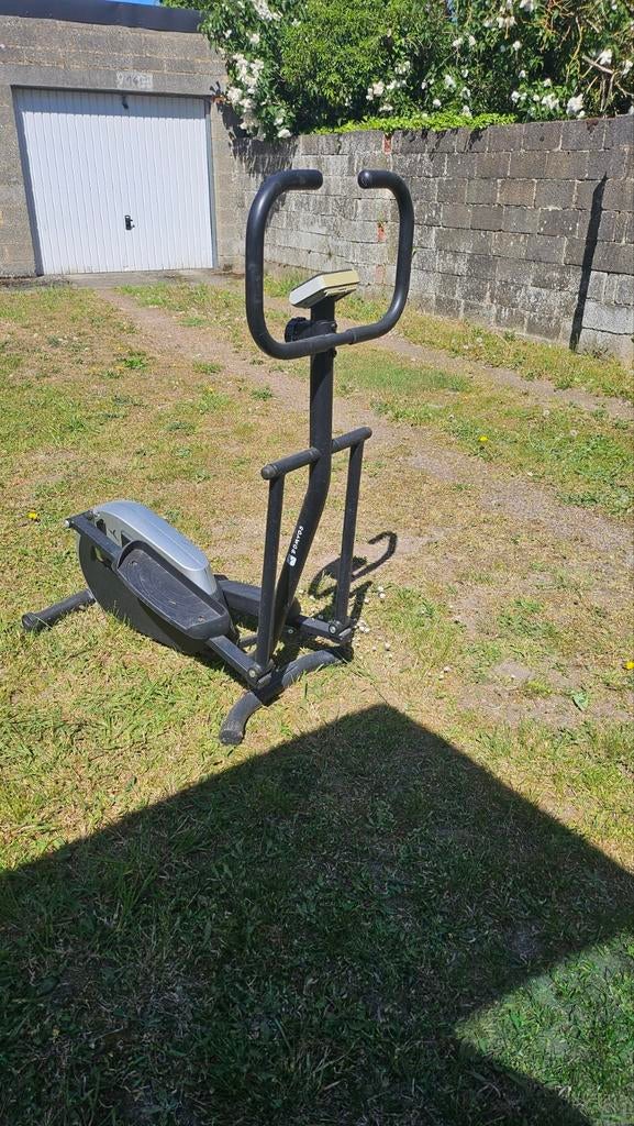 Velo elliptique  DOMYOS 10€, Sports & Fitness, Enlèvement