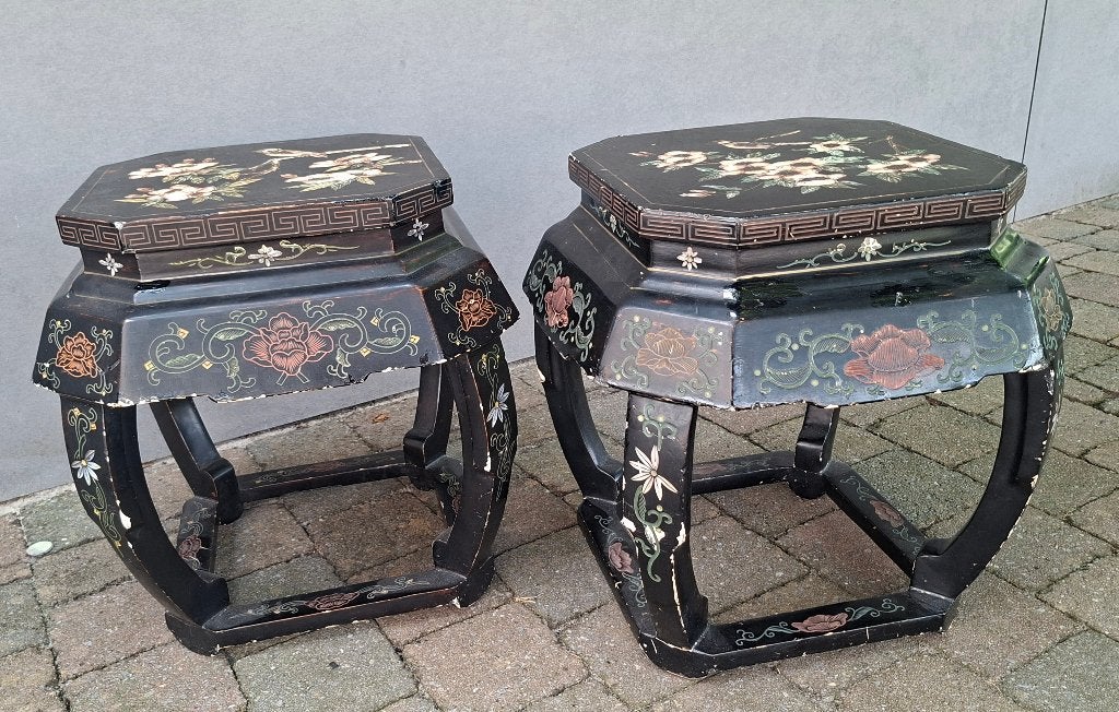 Vintage Chinese karakteristieke zwart gelakte krukjes., Ophalen