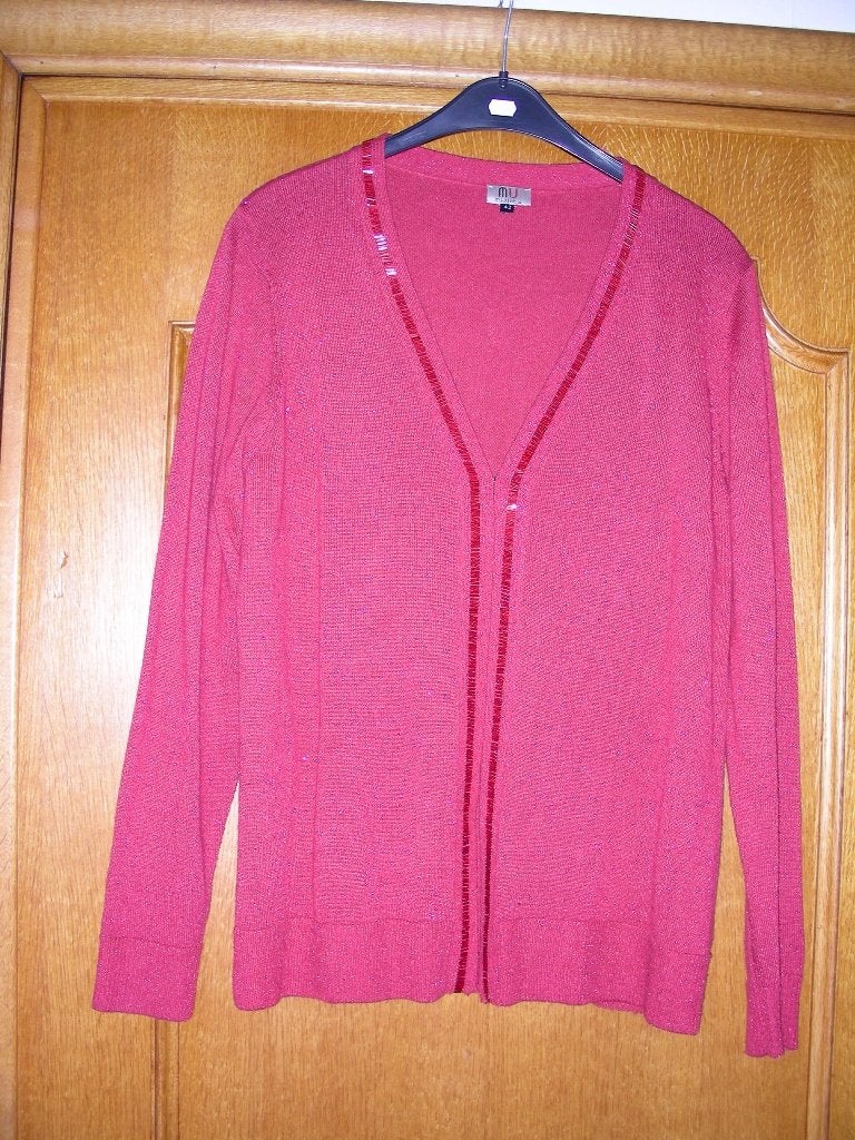 Rode cardigan met beetje glitter, merk : Mi Vida, maat 42, Mi Vida, Maat 42/44 (L), Ophalen of Verzenden, Zo goed als nieuw