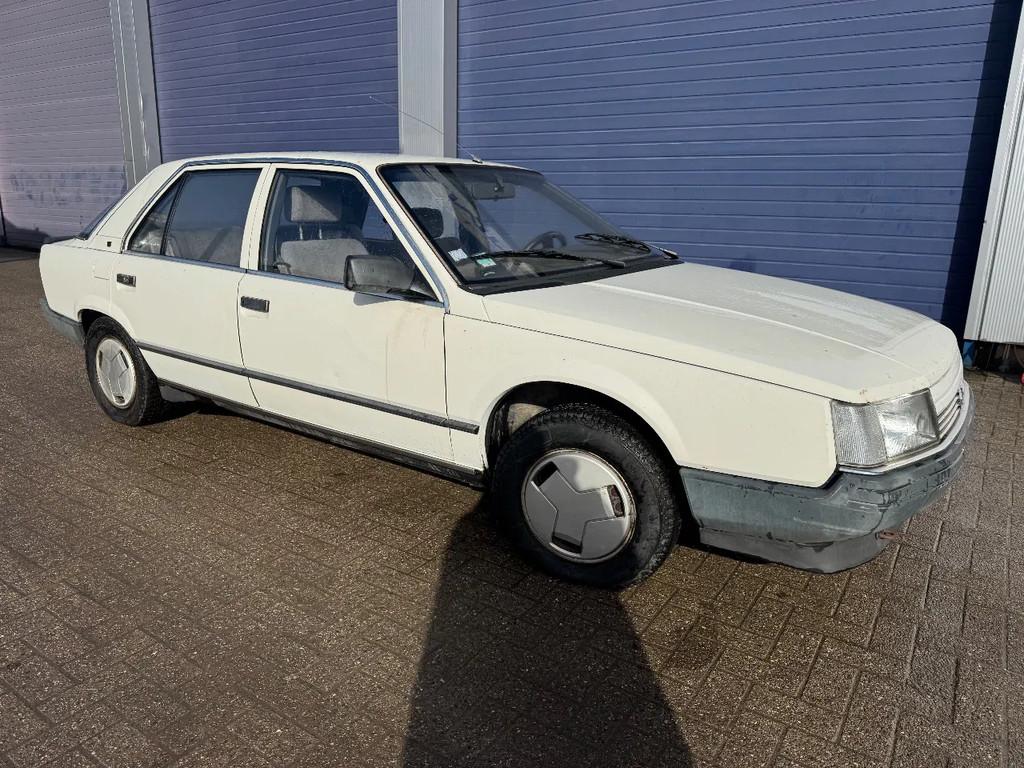 Renault 25 *YOUNGTIMER-FRENCH CAR* (bj 1985), Autos, Oldtimers & Ancêtres, Entreprise, 5 portes, Berline, Blanc