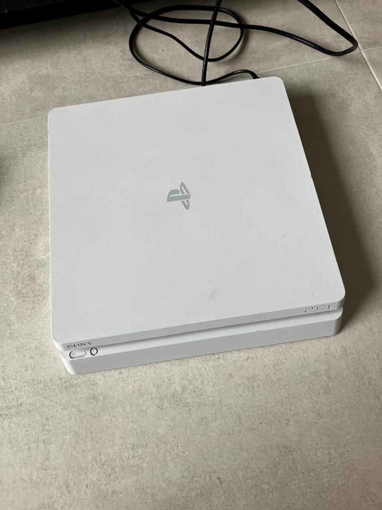 Ps4 slim 2games 2controllers, Games en Spelcomputers, Spelcomputers | Sony PlayStation 4, Ophalen, Met 2 controllers, Met harde schijf