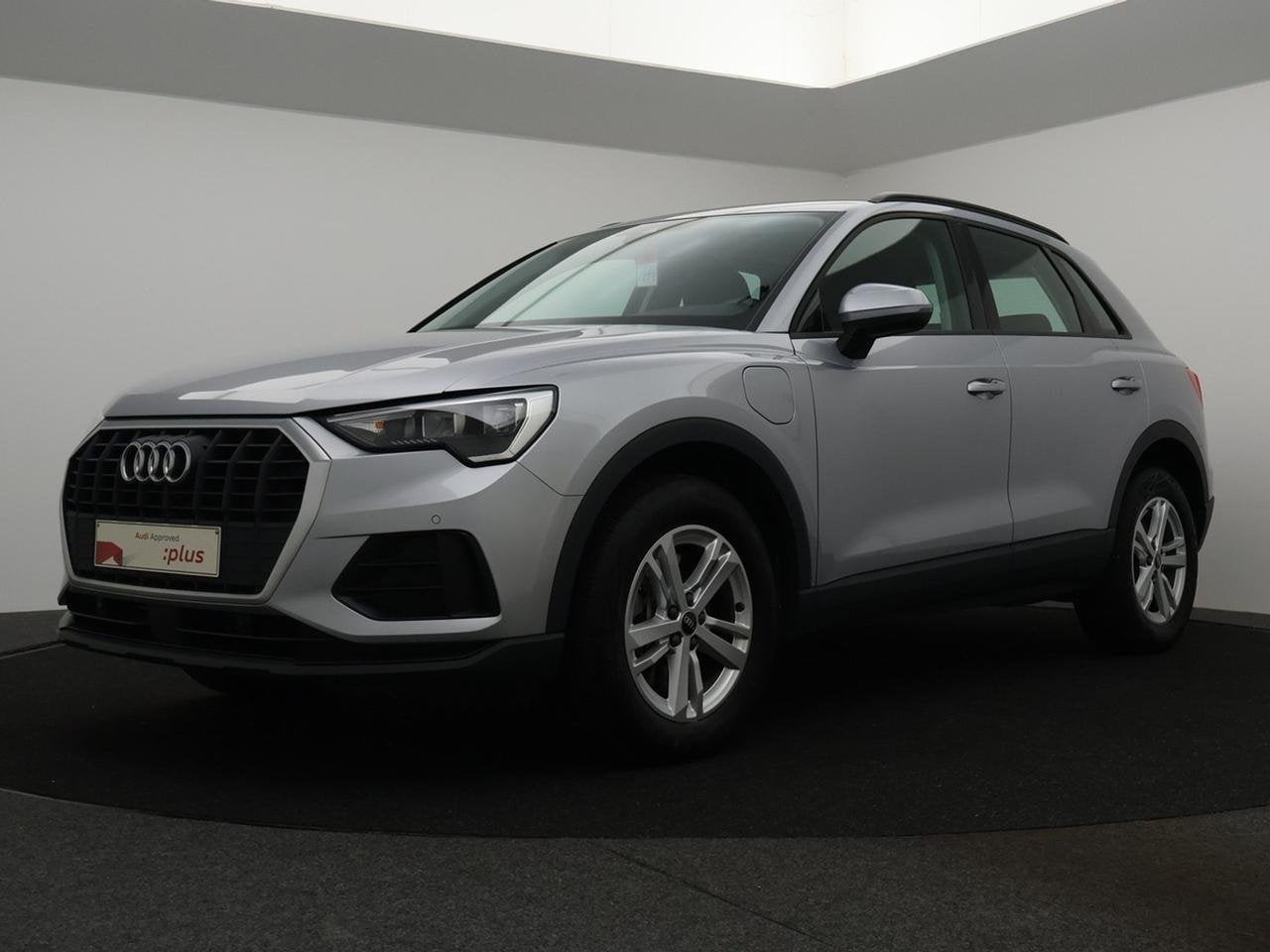 Audi Q3 PHEV 45TFSIe Attraction 245PK *AUTOMAAT*LEDER*PDC*CA, Auto's, Automaat, Geheel digitaal combi-instrument, Hybride Elektrisch/Benzine