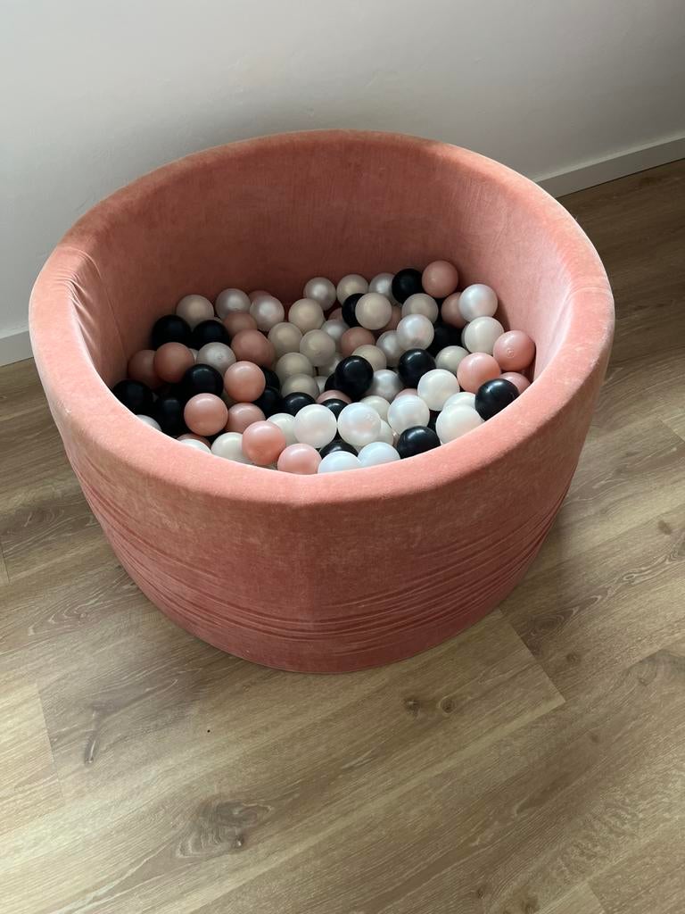 Ballenbad Moje soft velvet Roze 90 cm breed 40 cm hoog, Kinderen en Baby's, Speelgoed | Overig, Ophalen, Zo goed als nieuw