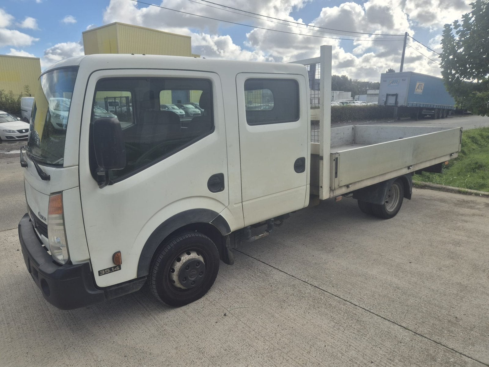 Nissan cabtsar    2.5 Diesel   Double Cabine, Autos, Euro 5, Achat, Entreprise, Boîte manuelle