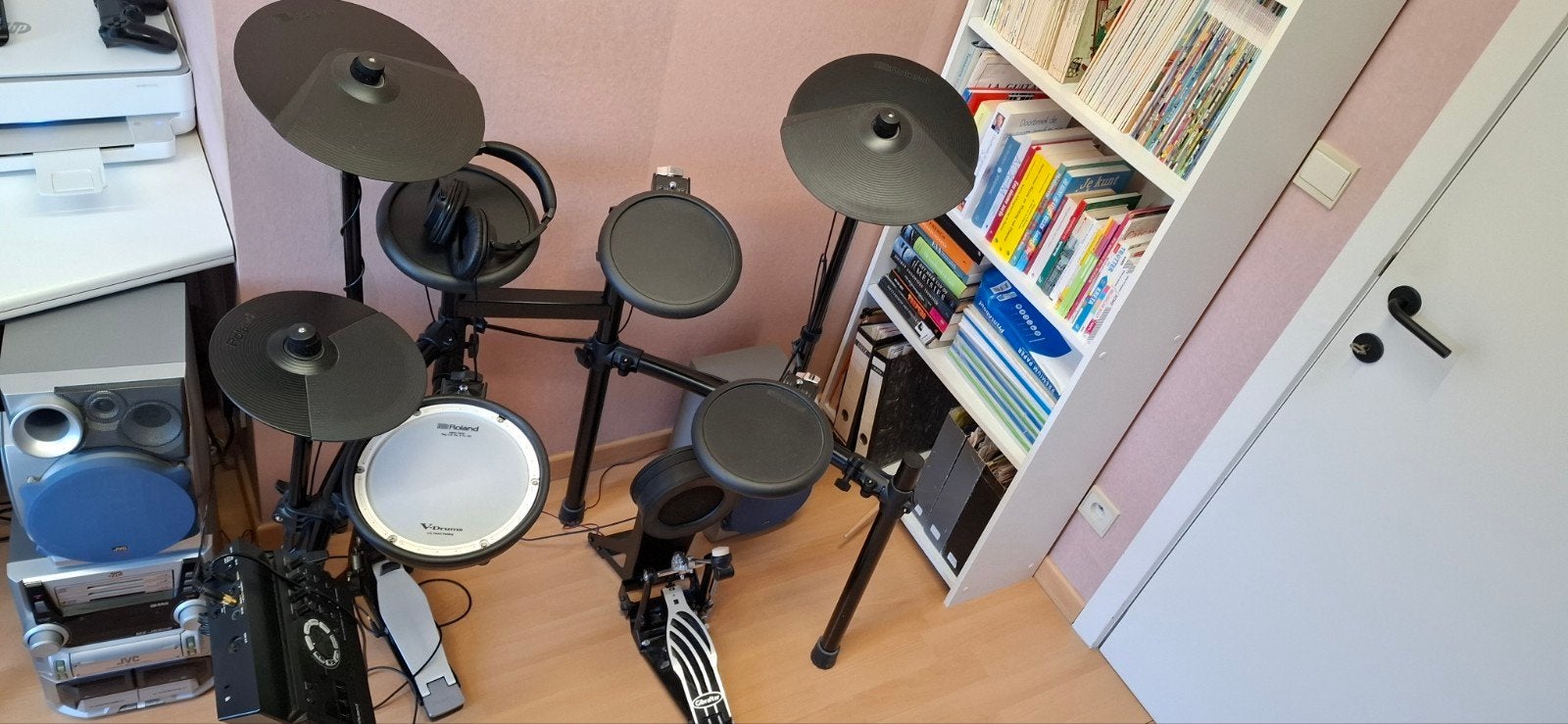 Roland TD-17-K-L drum + module + koptelefoon + drumstokken
€, Ophalen, Roland