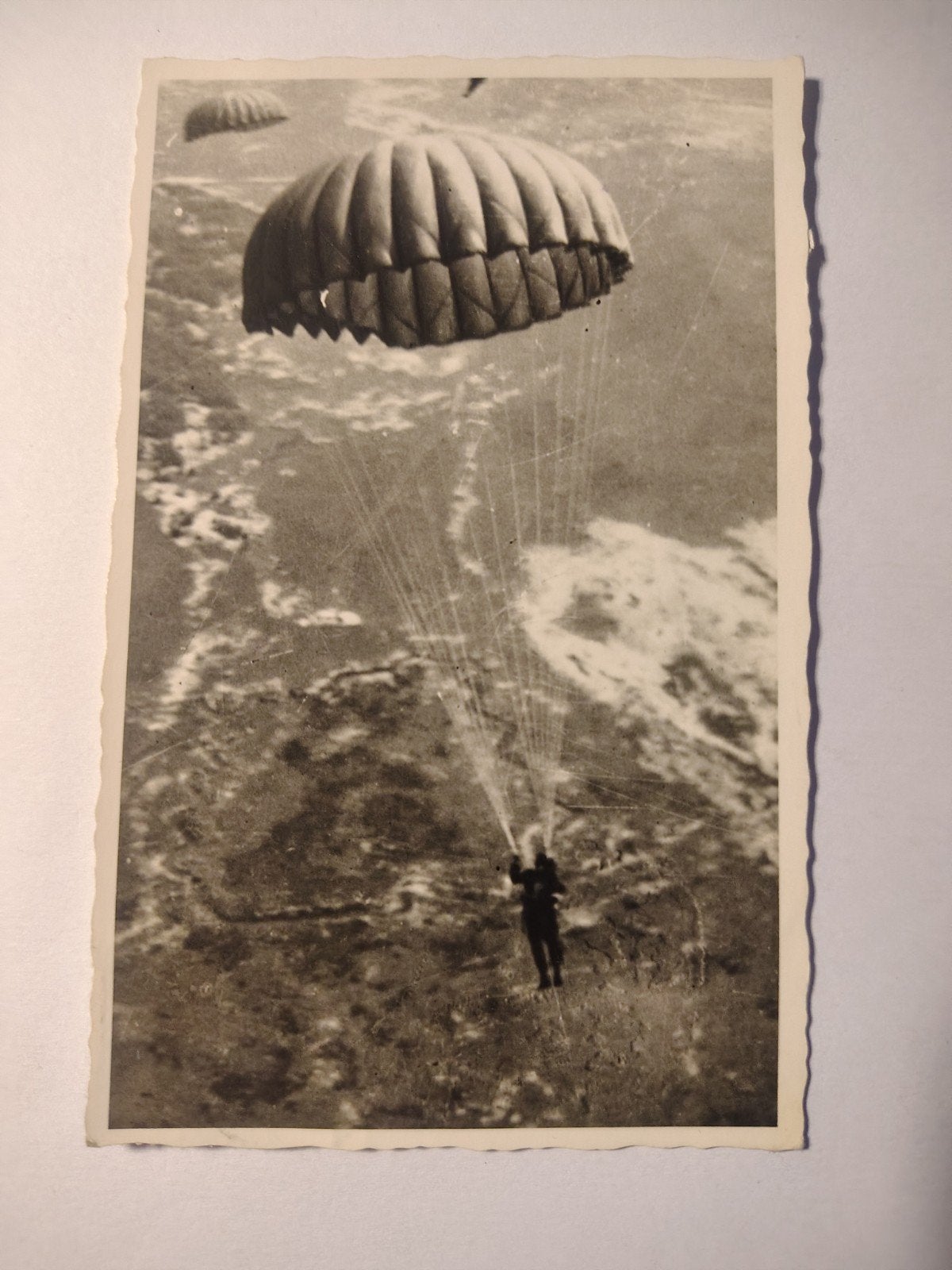 Militaire parachutist postkaart, Ophalen of Verzenden