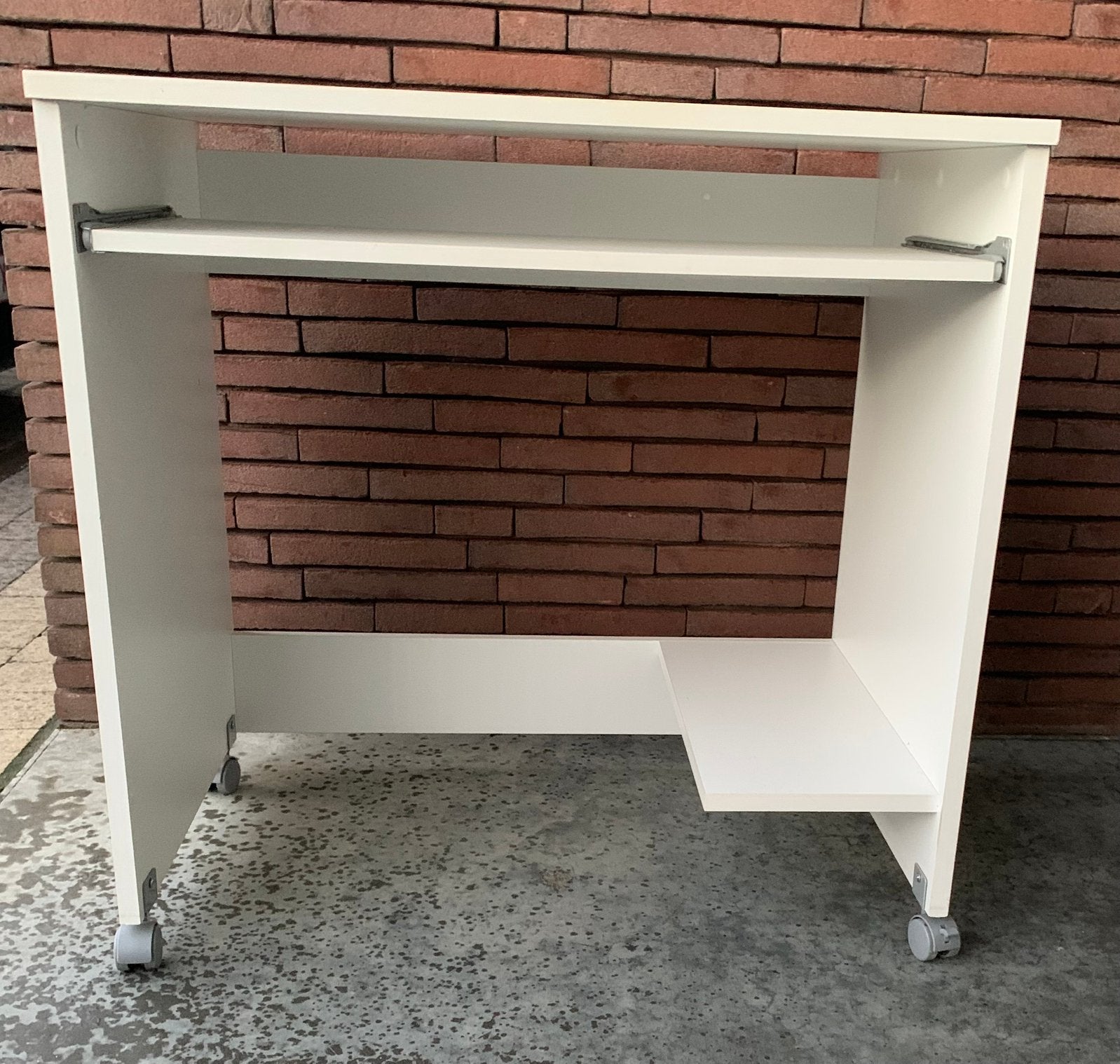 (Computer) bureau, wit, met uitschuifbare plank, Ophalen, Zo goed als nieuw, Wit, Computerbureau