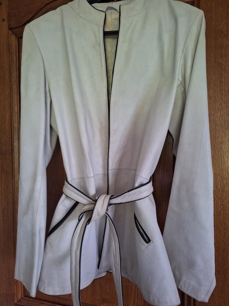 Veste en cuir blanc avec liseré bleu et poches passepoilées, Enlèvement, Comme neuf, Taille 36 (S), Blanc