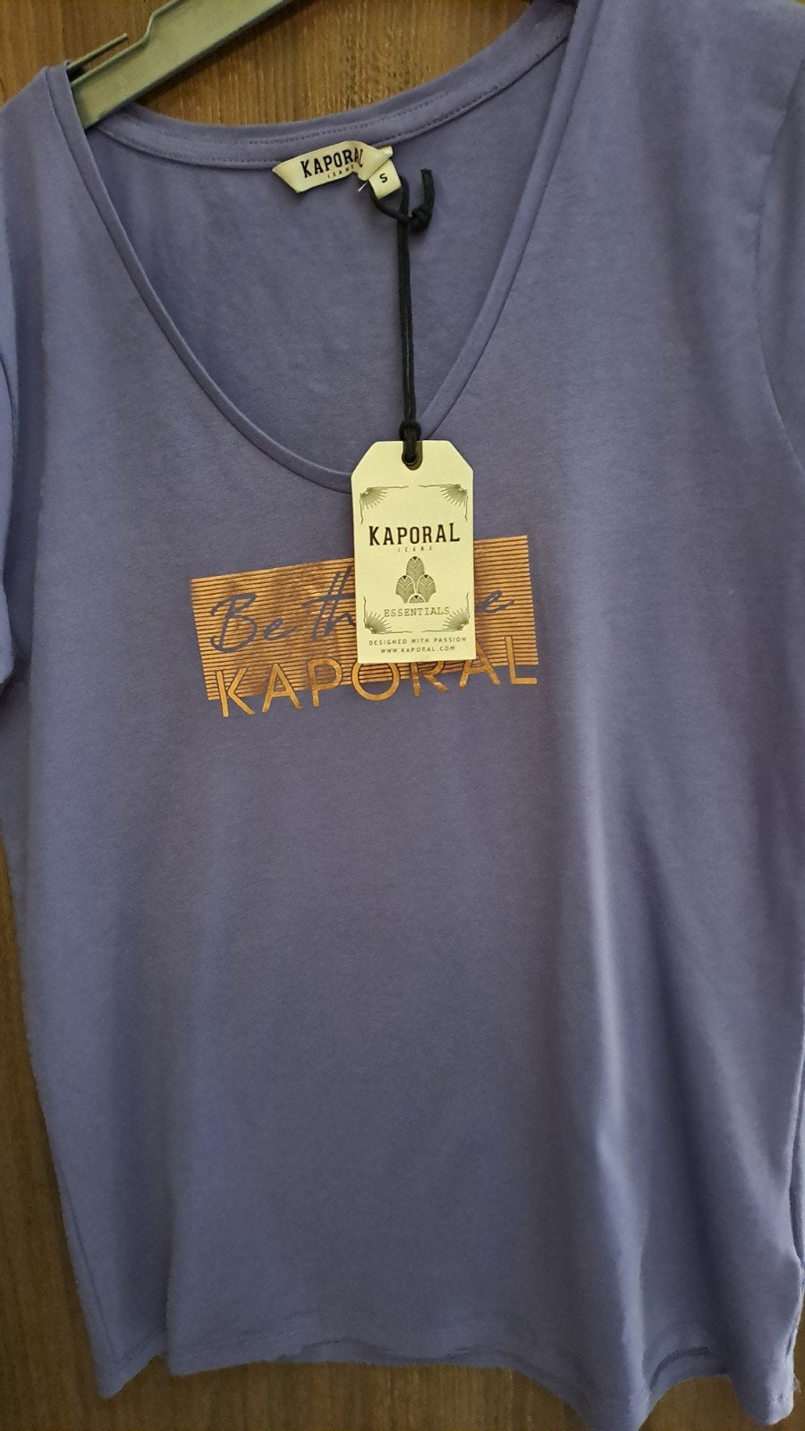 T-shirt kaporal Neuf encore étiquette  taille s, Enlèvement