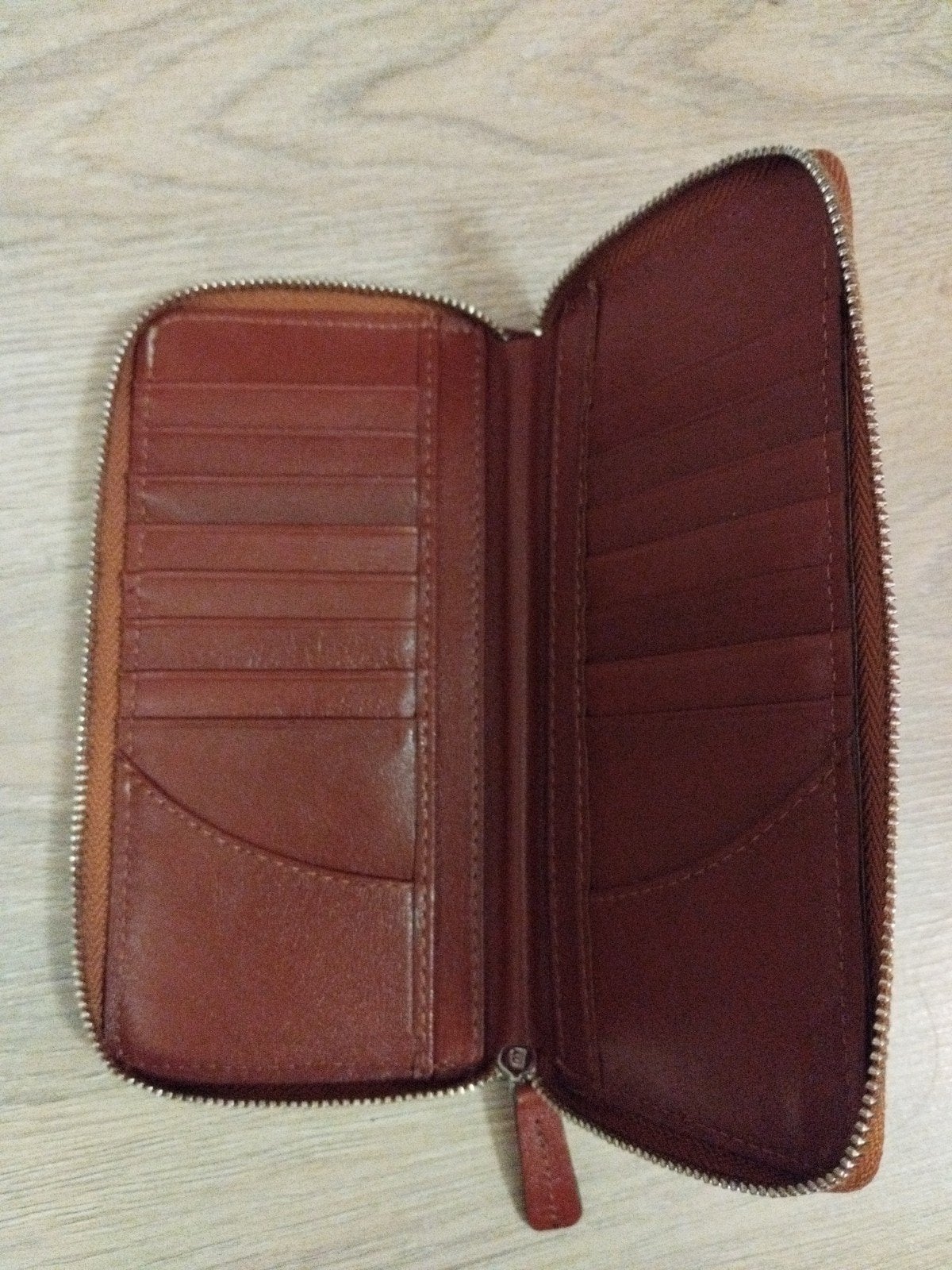 Portomonee, Ophalen, Leder