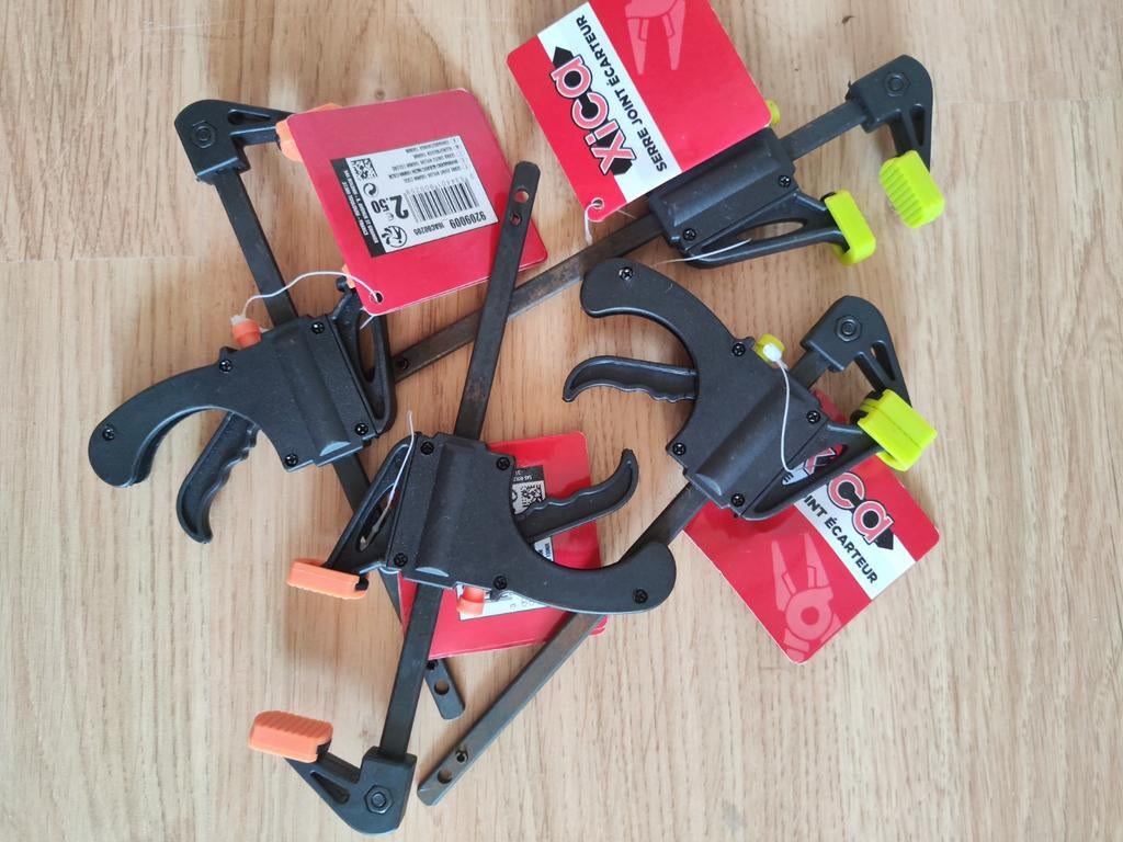 4 serre-joints neuf, Enlèvement, Neuf