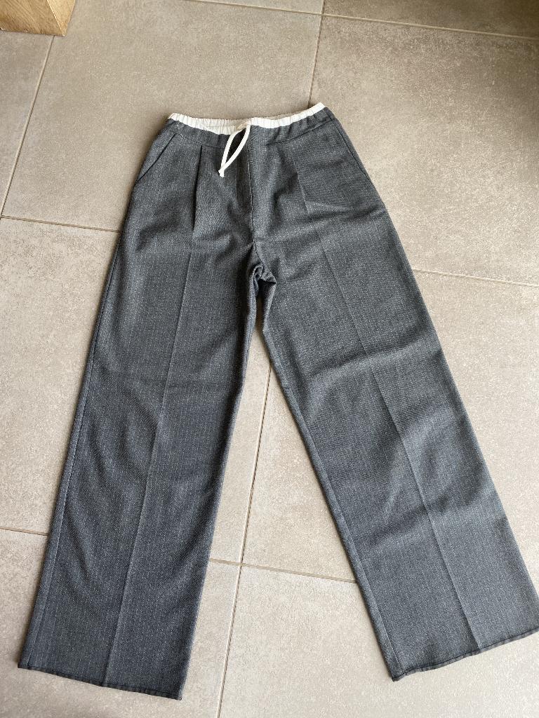 Grijze broek krijtstreep Zara, Kinderen en Baby's, Kinderkleding | Maat 152, Broek, Gebruikt, Meisje, Ophalen of Verzenden