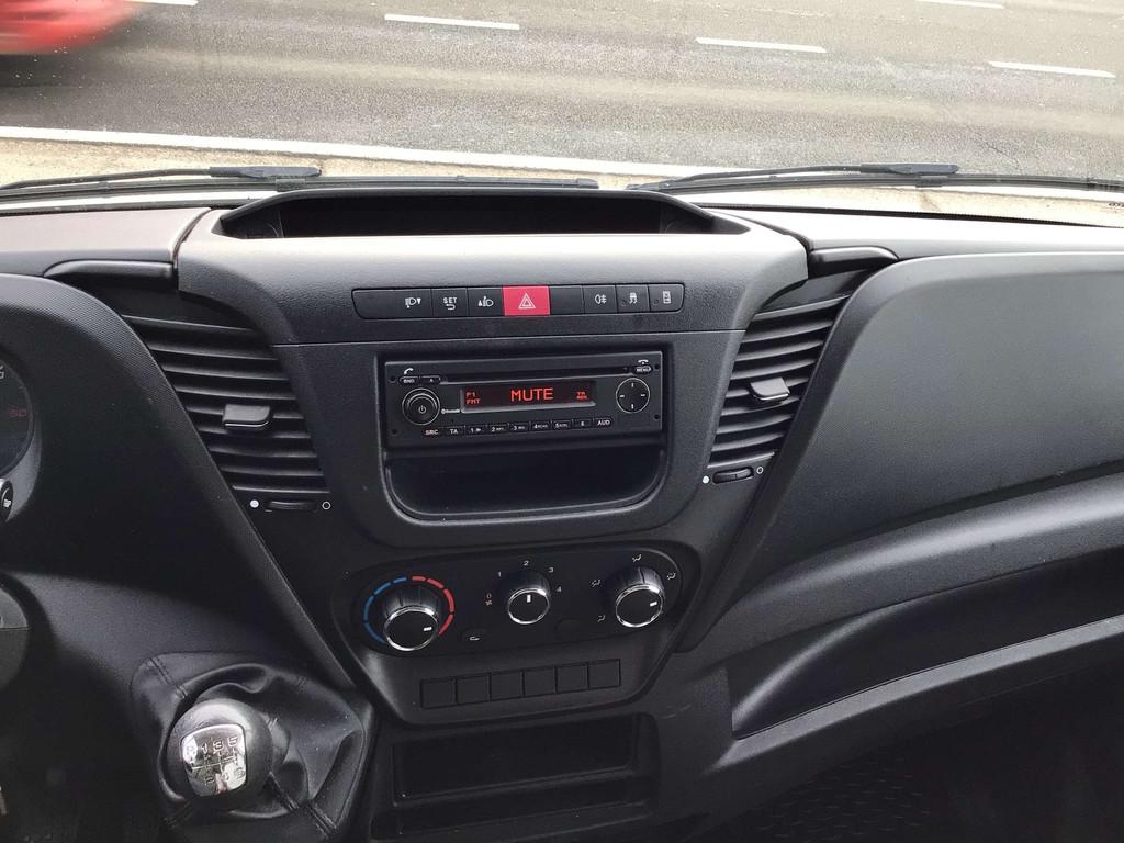 Iveco Daily aluvan laadlift 2019 18950e ex, Auto's, Gebruikt, 4 cilinders, Bedrijf, 5 deurs