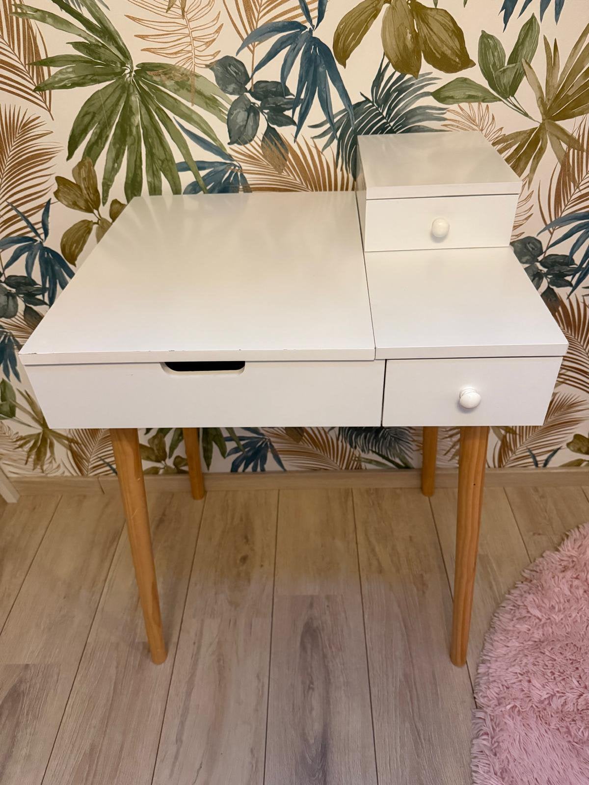 Bureau et coiffeuse, Enlèvement, Comme neuf