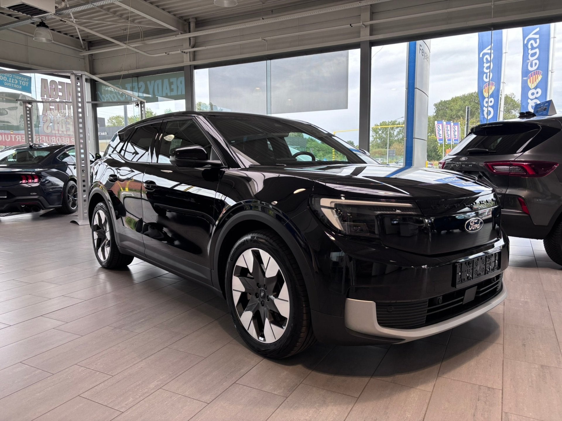 Ford Explorer 77 kWh RWD Premium (automatique), Autos, Achat, Noir, 2143 kg, Cuir et Tissu