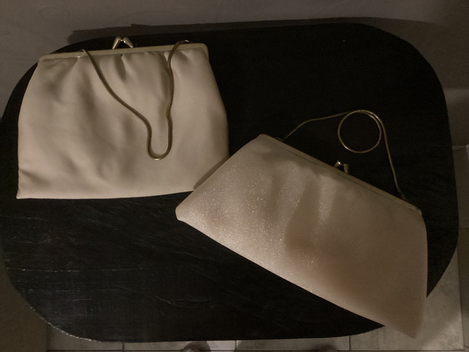 Vintage avondtasjes in champagnekleur, Bijoux, Sacs & Beauté, Trousses de toilette, Enlèvement, Comme neuf