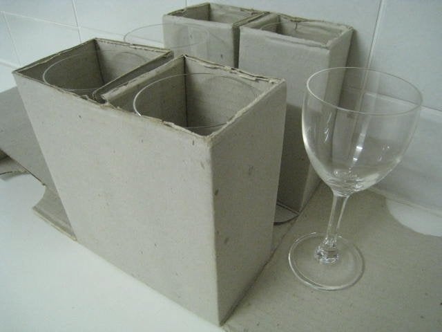 Set van 6 wijnglazen, hoogte 15cm, diameter 6,3cm, ieuw !!!, Verzamelen, Glas en Drinkglazen, Ophalen