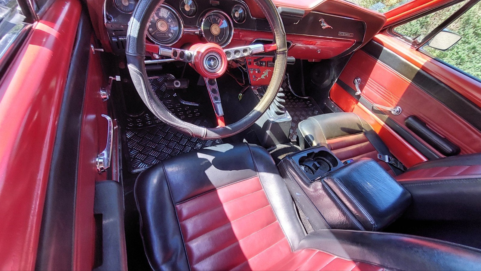 Ford mustang coupe 1967 très bon état, Auto's, Automaat, Zwart, Mustang, 3 deurs
