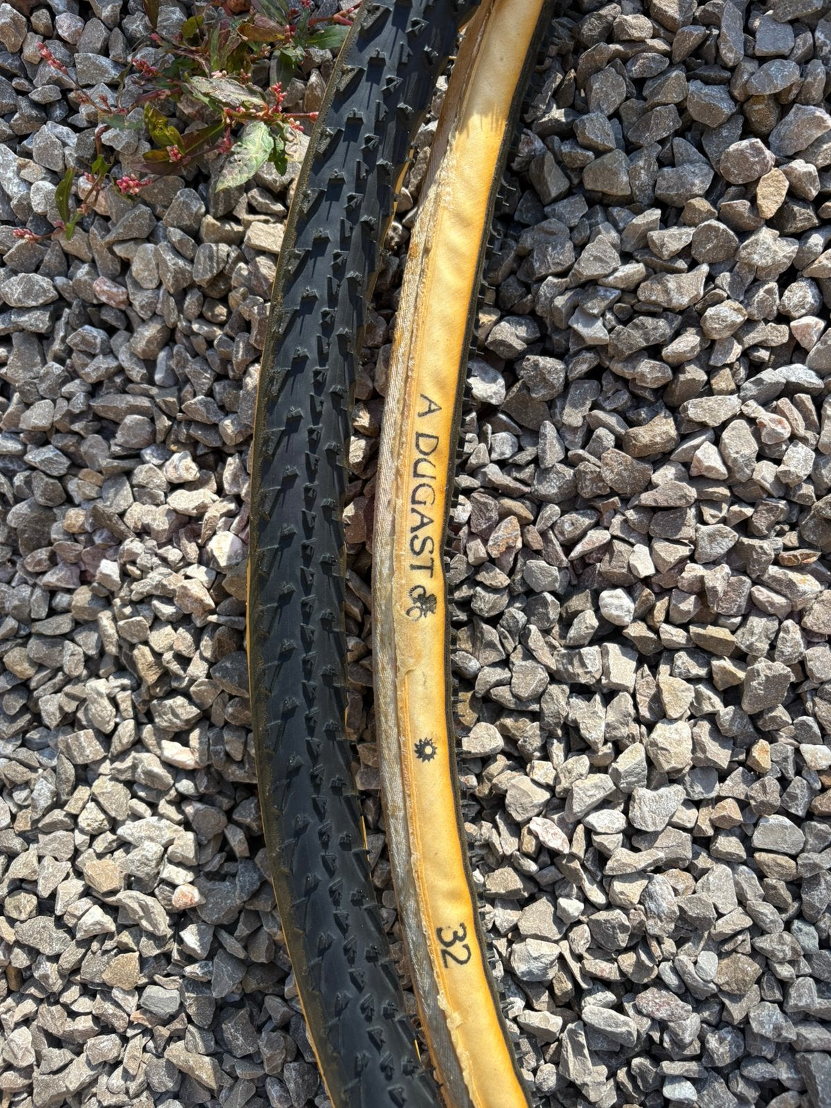 A dugast tubes, Doe-het-zelf en Bouw, Ophalen, Zo goed als nieuw