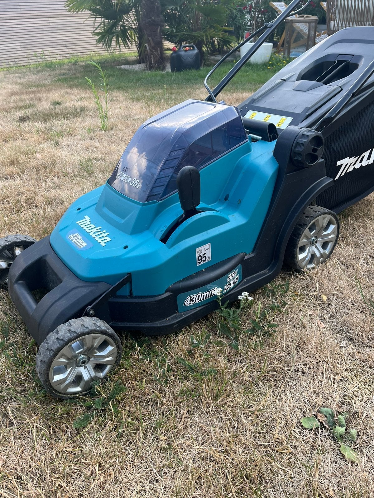 Makita pakket grasmachine, kantenmaaier, haagschaar, Tuin en Terras, Grasmaaiers, Ophalen, Zo goed als nieuw