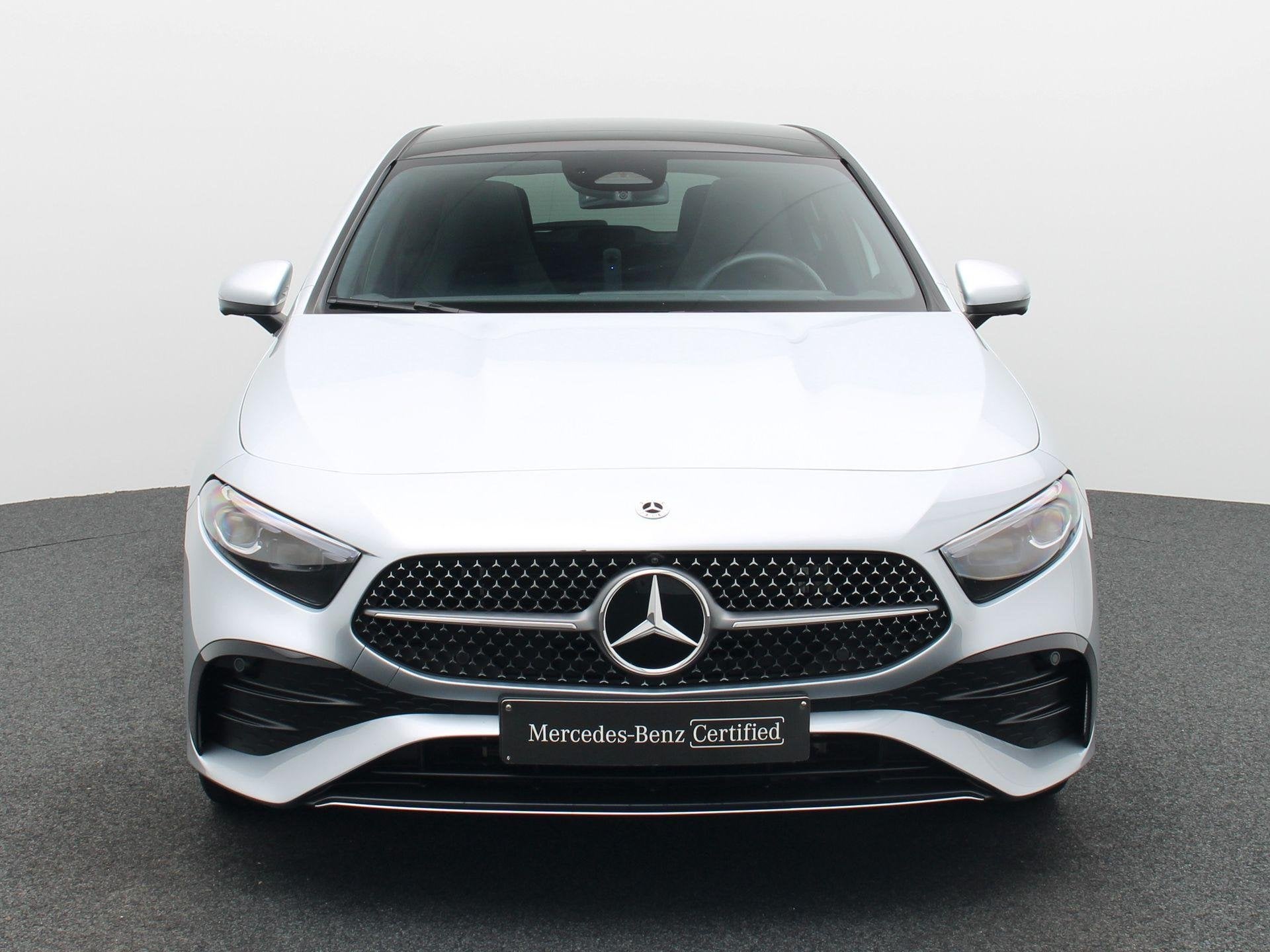 Mercedes-Benz A 250 e AMG Line + MULTIBEAM LED + PANO DAK +, Auto's, Dealer onderhouden, Stof, Gebruikt, Zwart