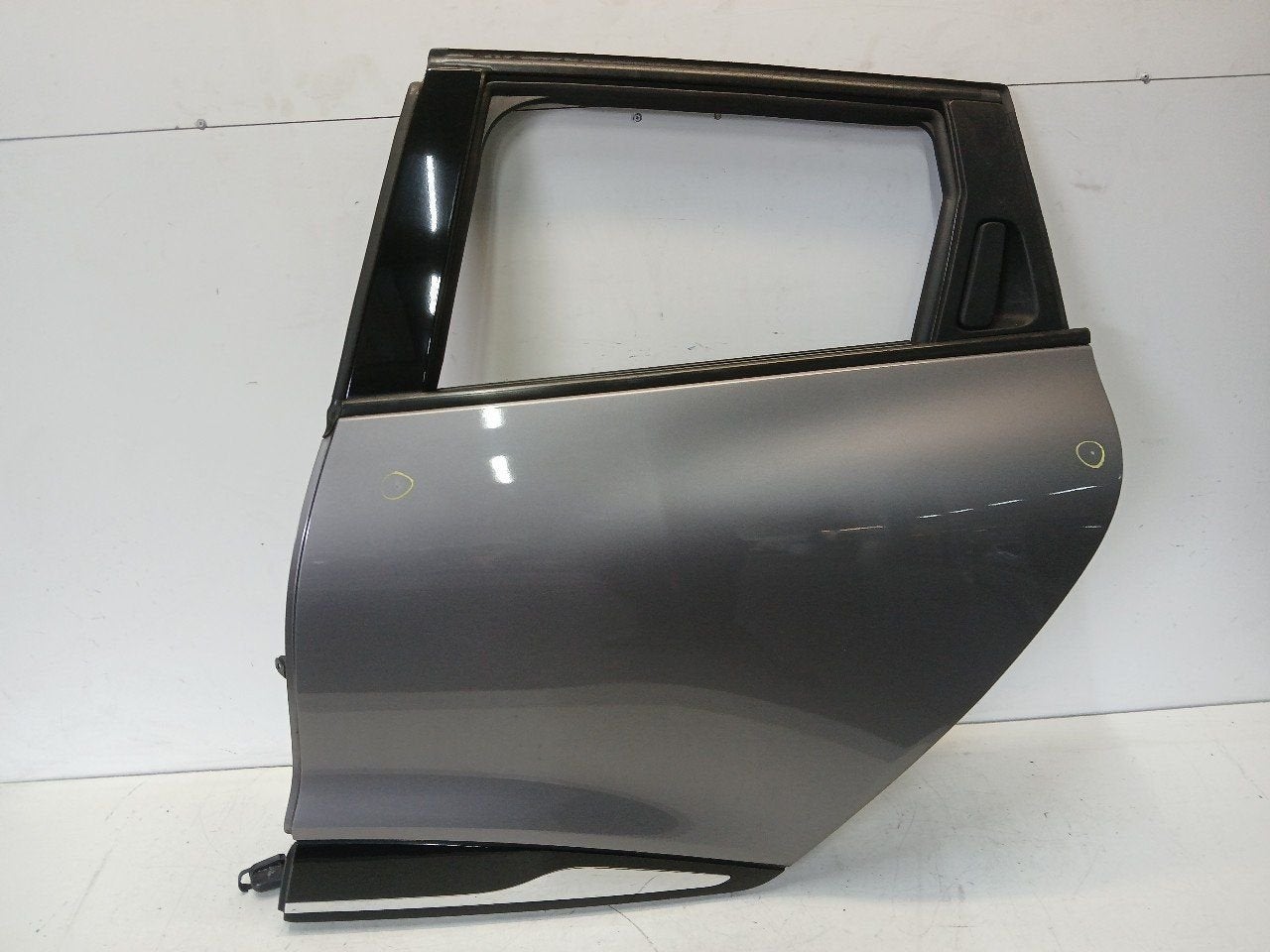 Portier links achter Renault Clio, Onderdelen@venauto.nl, Van der Ven Autorecycling B.V., Ettenseweg 76, 4706 PB Roosendaal, The Netherlands