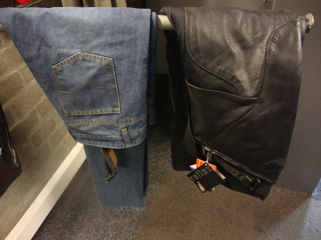 kevlar/jeans moto broek /// lederen moto broek, Enlèvement ou Envoi, Neuf, avec ticket, Pantalon | cuir, Hommes