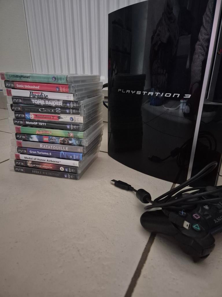Console ps3 fat avec jeux et une manette, Consoles de jeu & Jeux vidéo, Enlèvement ou Envoi