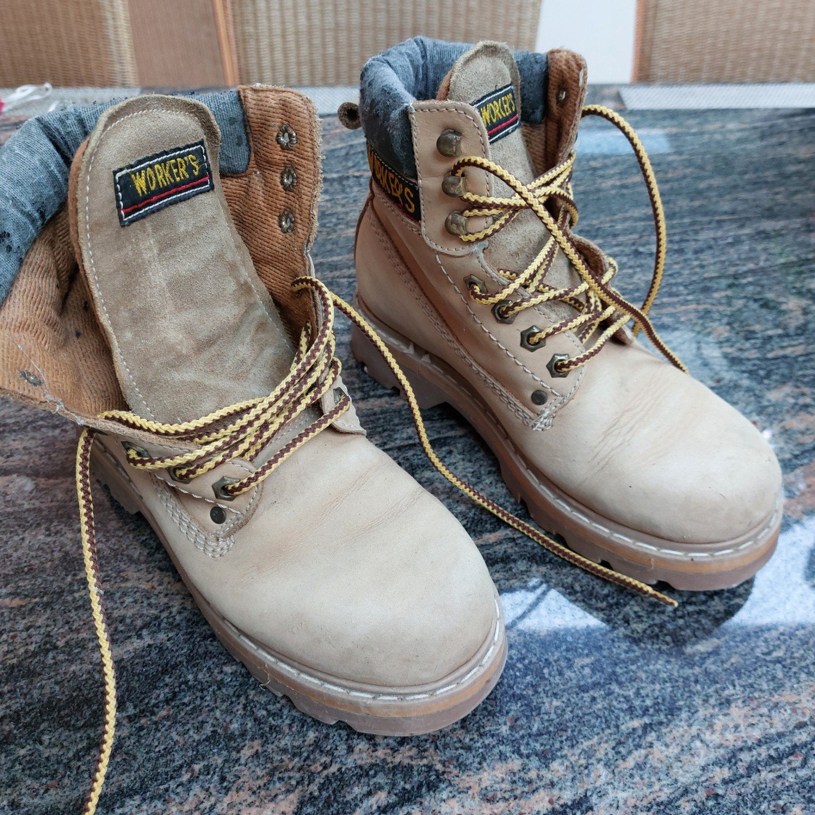 bottines mt 38, Enlèvement