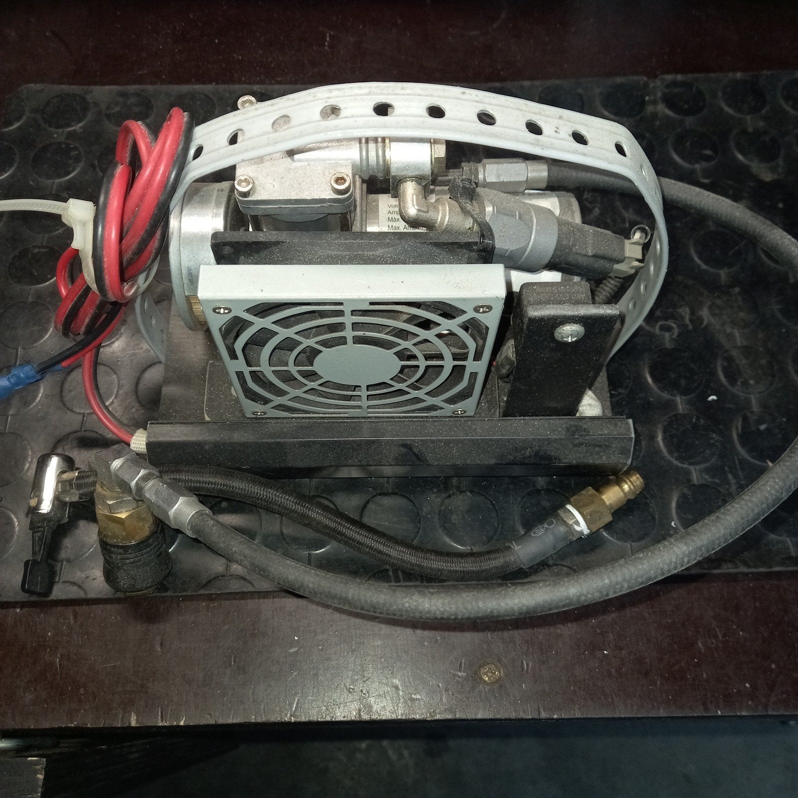 Compressor 12 volt 8,3 bar, Ophalen
