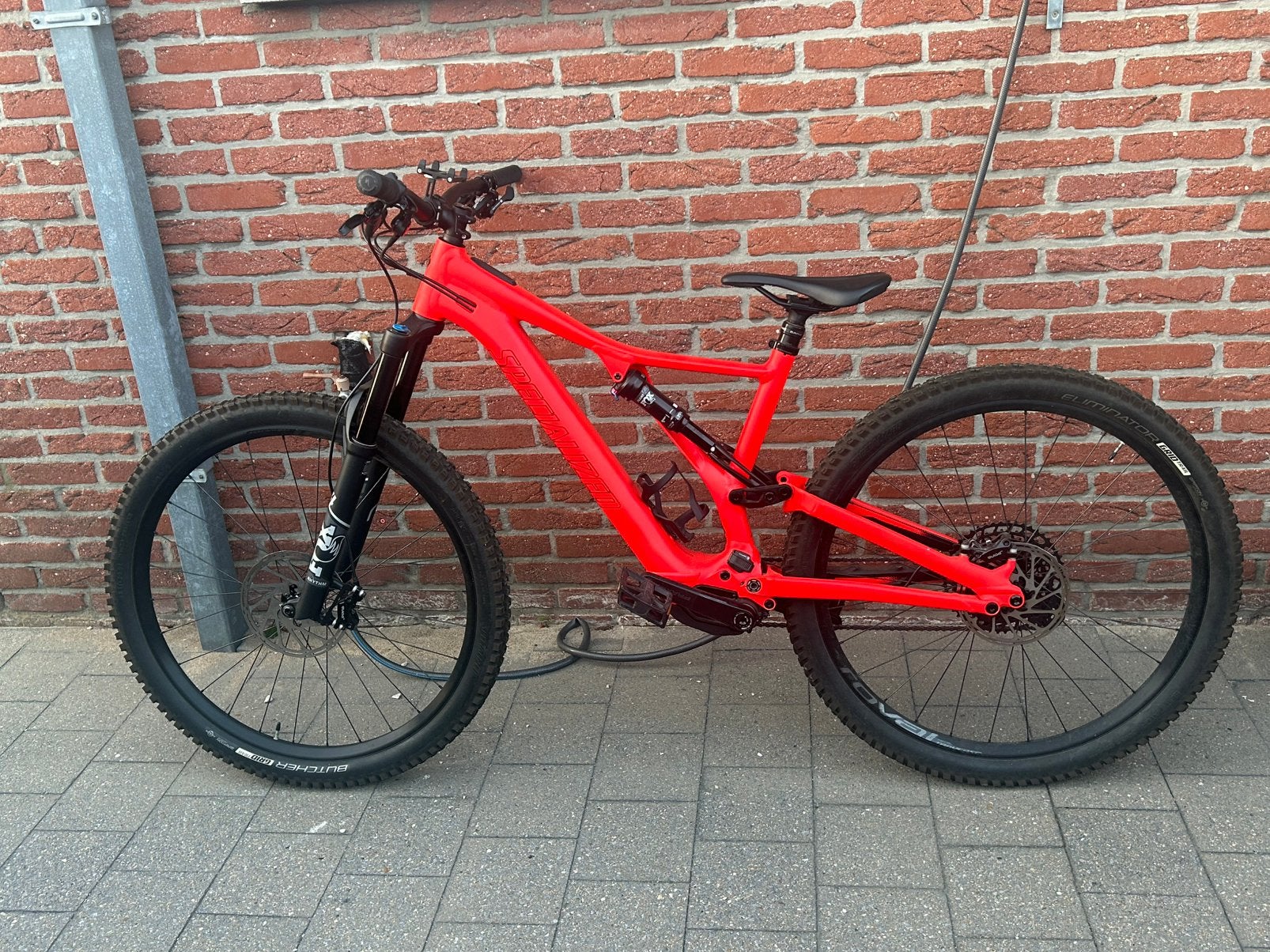 SPECIALIZED TURBO LEVO SL COMP RED MATT 320WH - 2023, Vélos & Vélomoteurs, Autres marques, Comme neuf, Enlèvement, Hommes