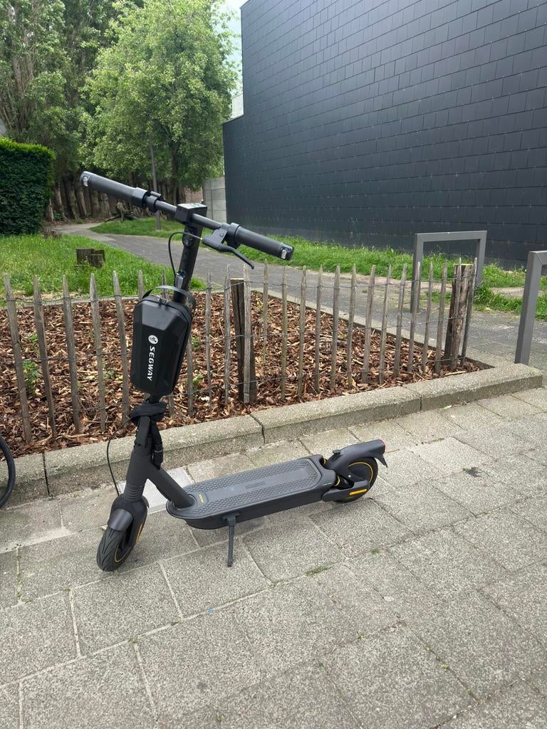 Ninebot segway gaat 35kmph, Fietsen en Brommers, Steps, Ophalen, Zo goed als nieuw