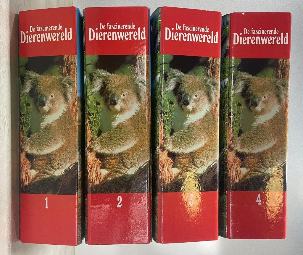 4 mappen 'De fascinerende dierenwereld'. Incompleet, Boeken, Ophalen, IMP Nederland BV, Zo goed als nieuw, Overige diersoorten