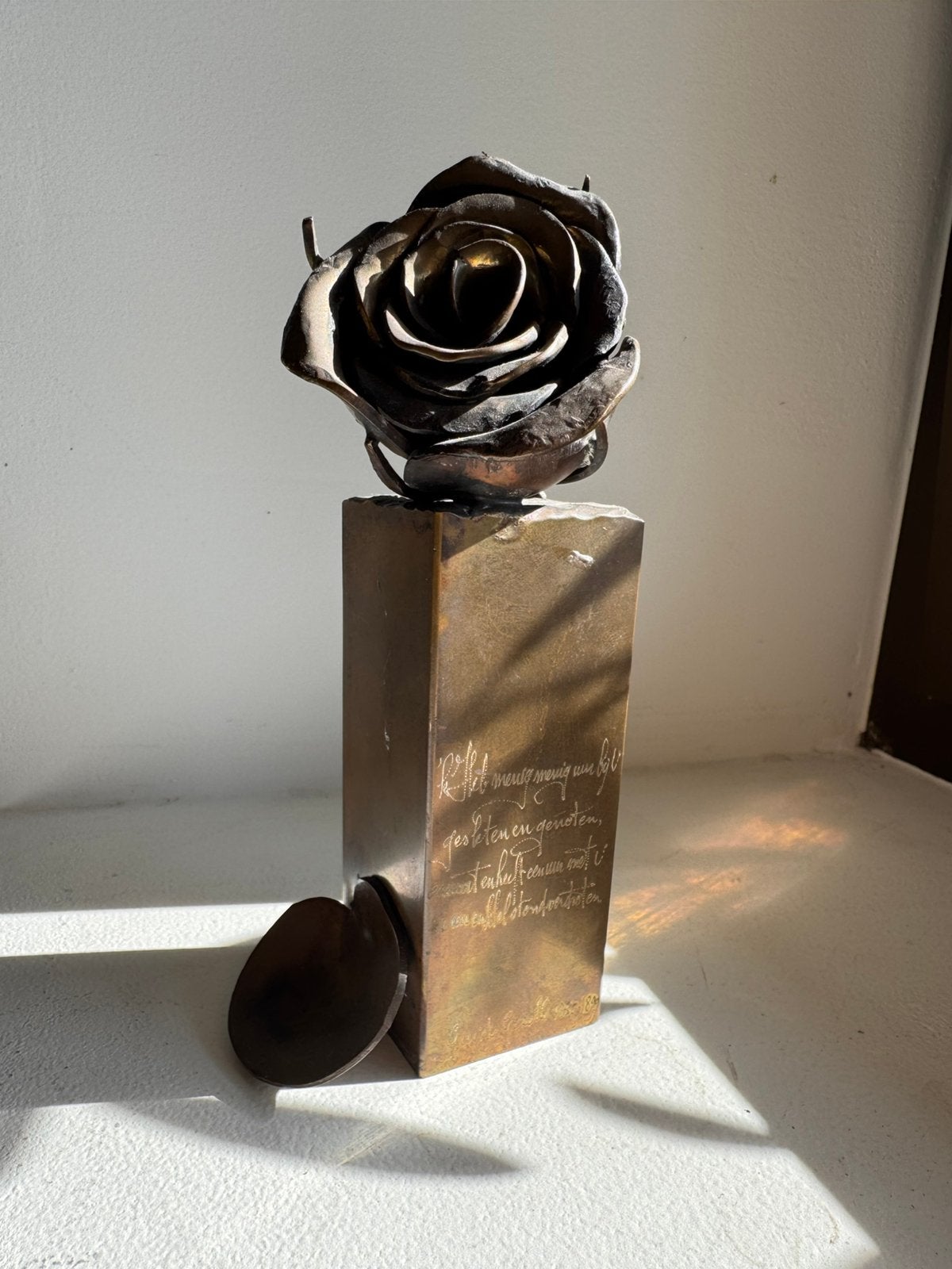 Bronzen sculptuur 'Hommage à Guido Gezelle', Enlèvement, Bronze