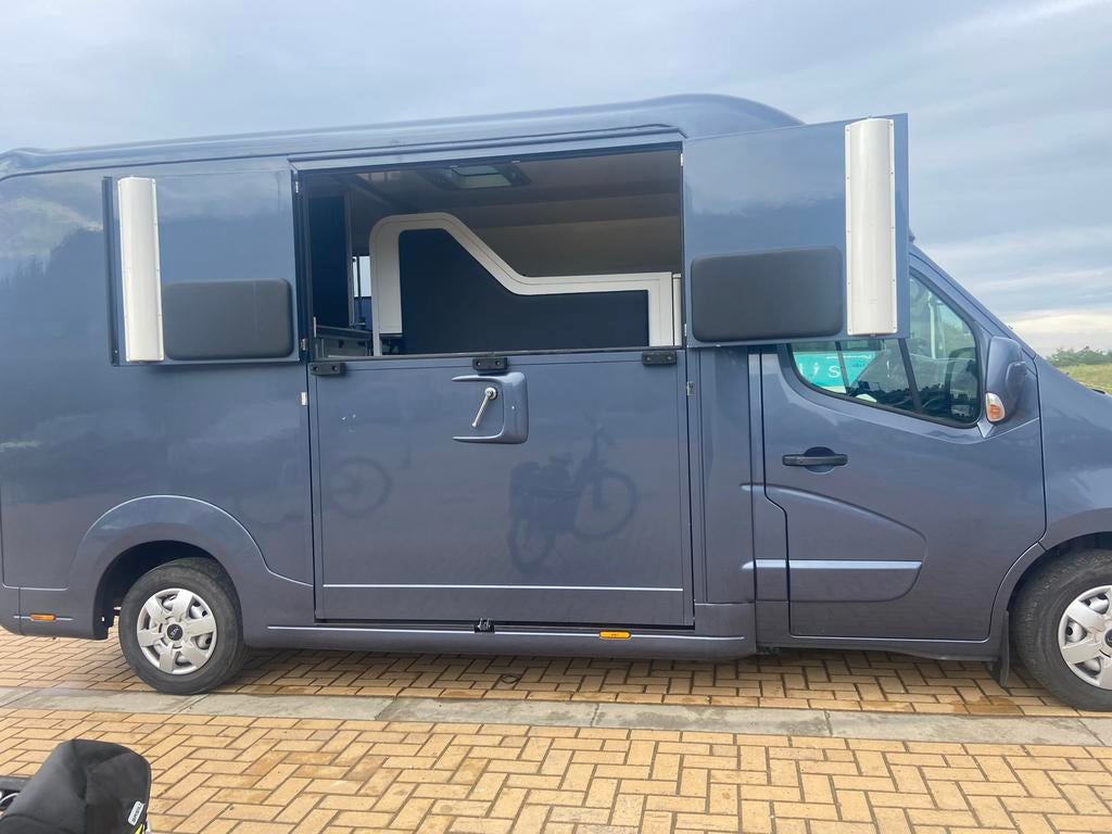 Location van 1,5 cheval et camion 2 chevaux permis B, Animaux & Accessoires, Enlèvement, Comme neuf