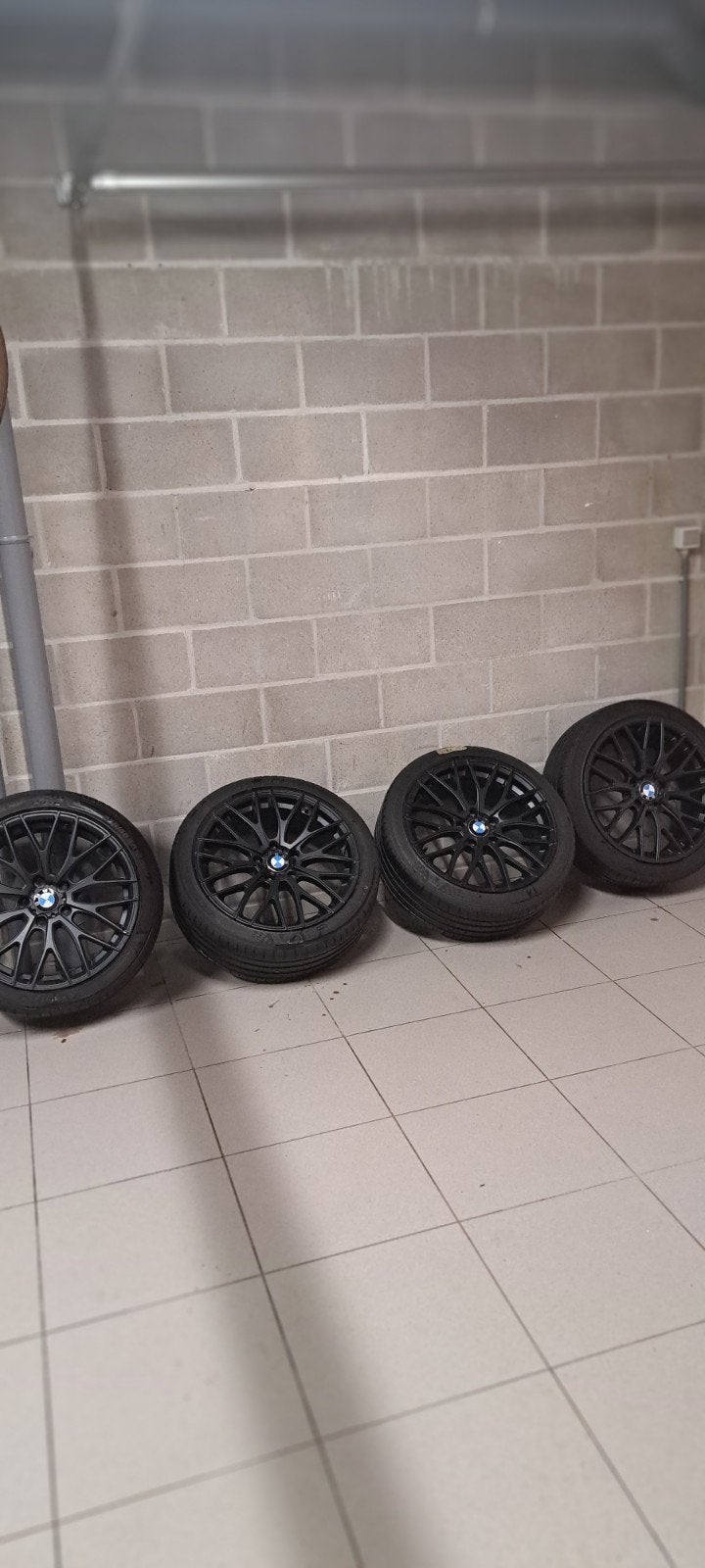 bmw velgen,en banden in zeer goede, Zwart, Zwart, Particulier, Te koop