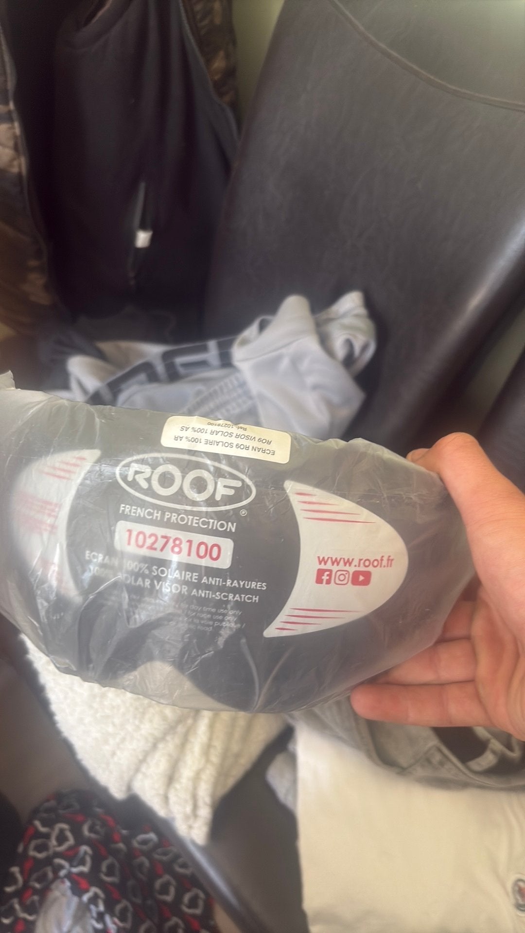 Roof boxer hem vizier, Ophalen, Zo goed als nieuw