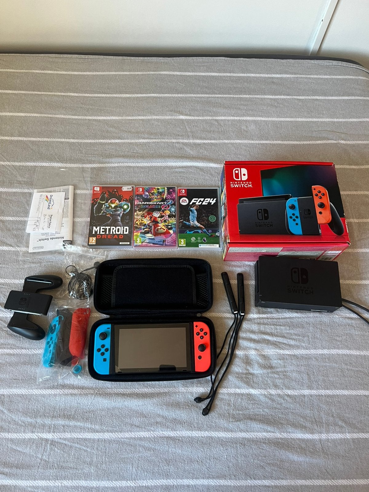 Nintendo Switch + 3 games, Opbergtas, Screenpotector, Ophalen, Zo goed als nieuw